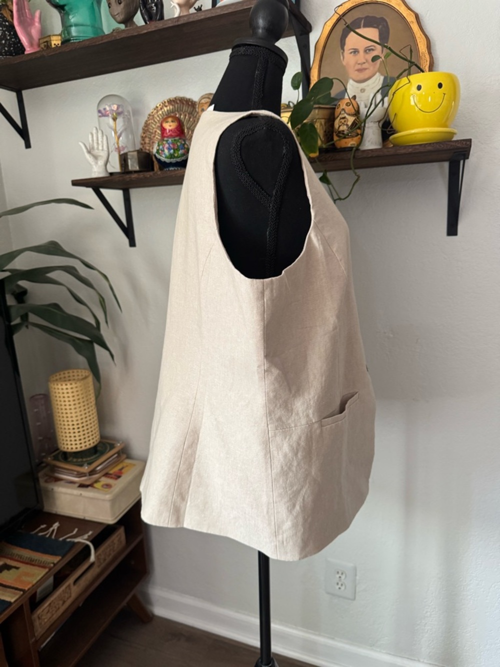 Old Navy Linen-Blend Button-Front Vest - Picture 3 of 7
